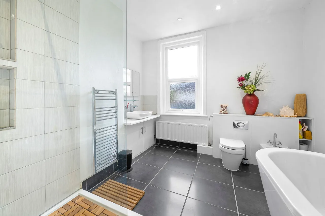 West Cliffe Terrace, Harrogate, HG2, photo 26
