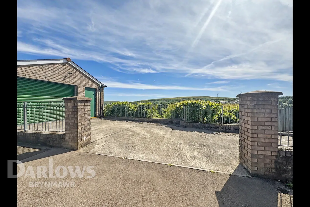 St Lukes Road, Tredegar, photo 4