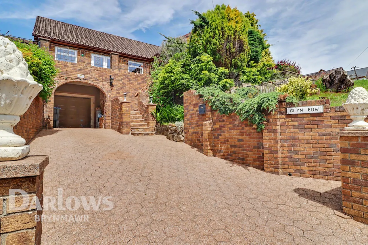 4 bed house for sale, St Lukes Road, Tredegar