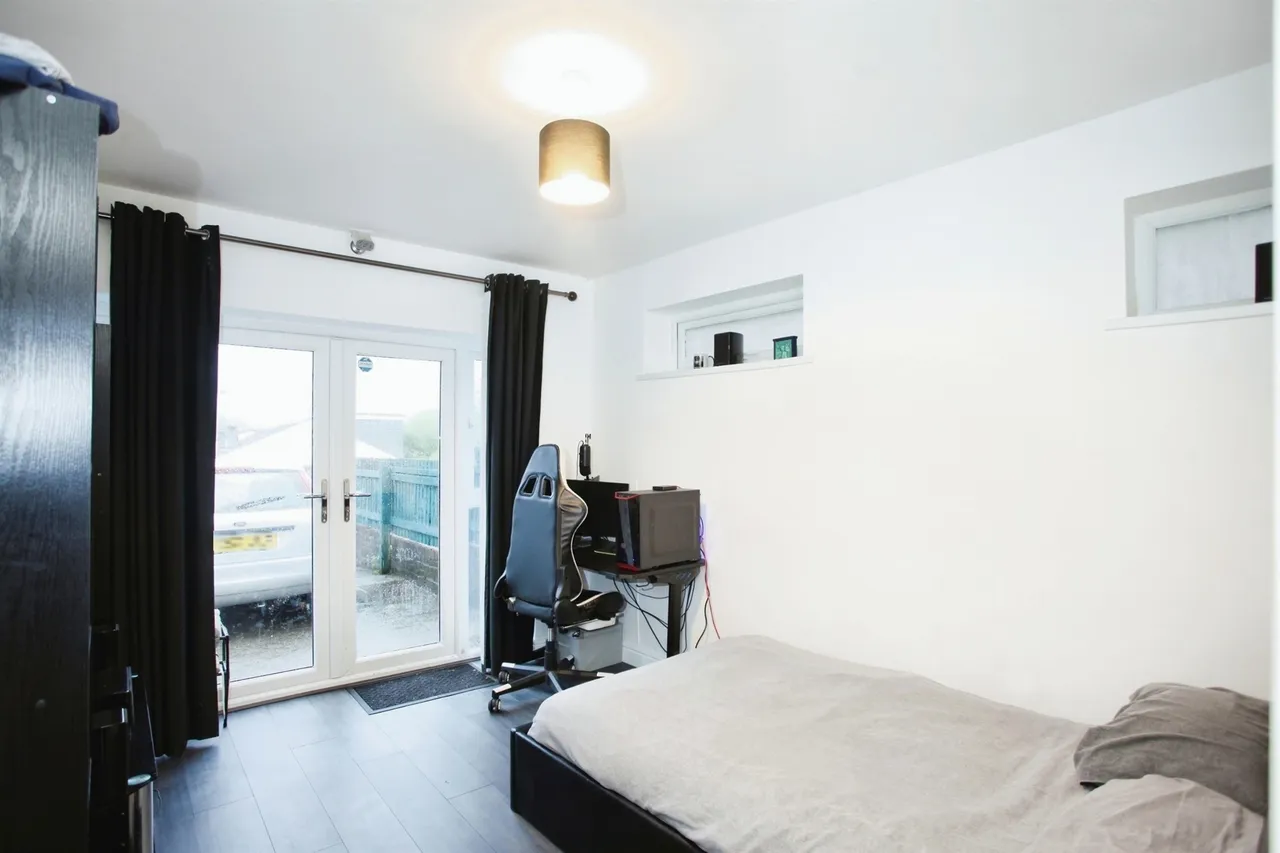 St. James Close, Hengoed, CF82, photo 8