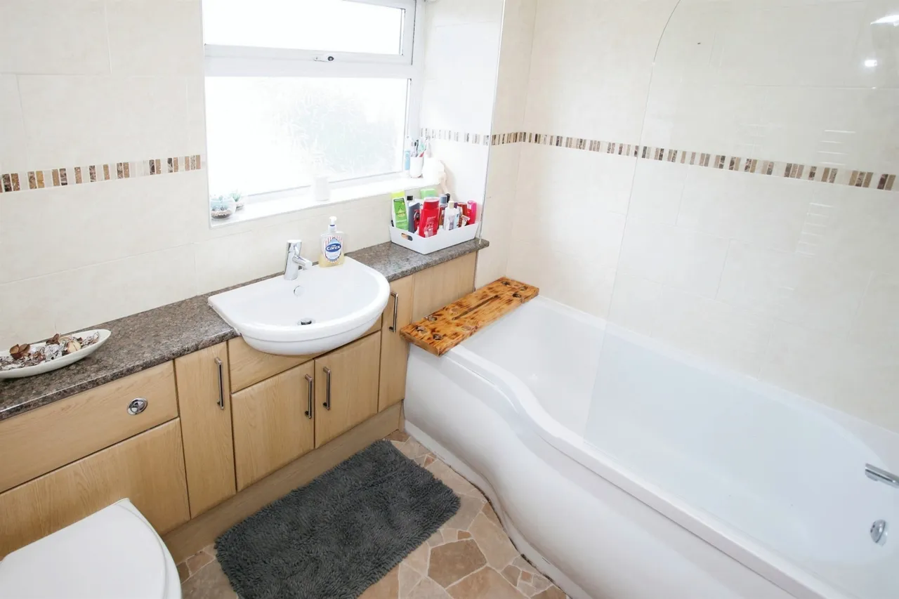 St. James Close, Hengoed, CF82, photo 6