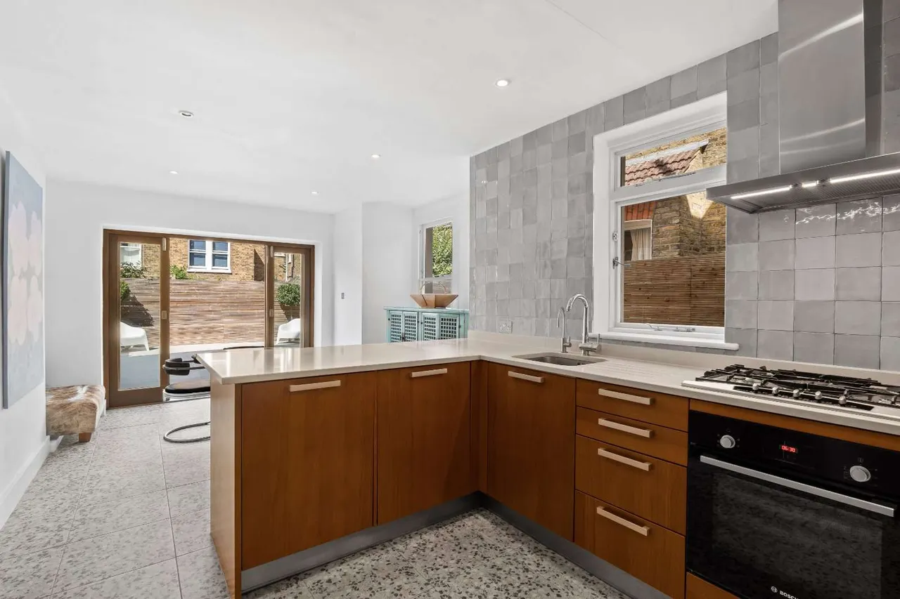 Hearnville Road, London, SW12 8RR, photo 4