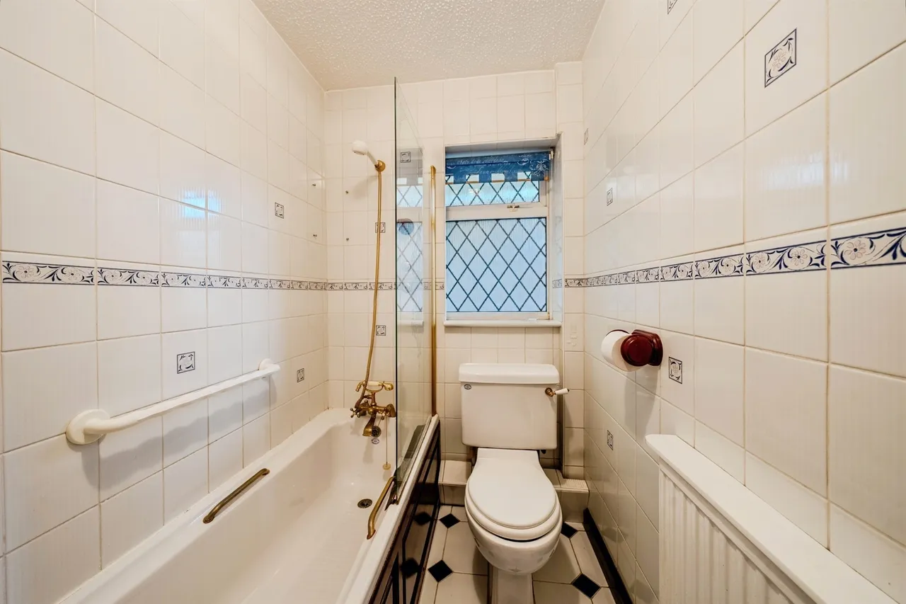 Tennyson Road, Caldicot, NP26, photo 13