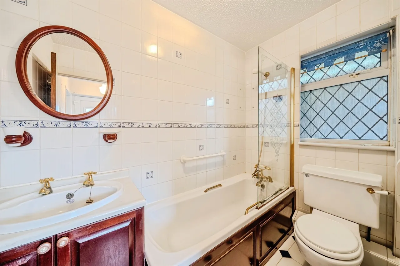 Tennyson Road, Caldicot, NP26, photo 12