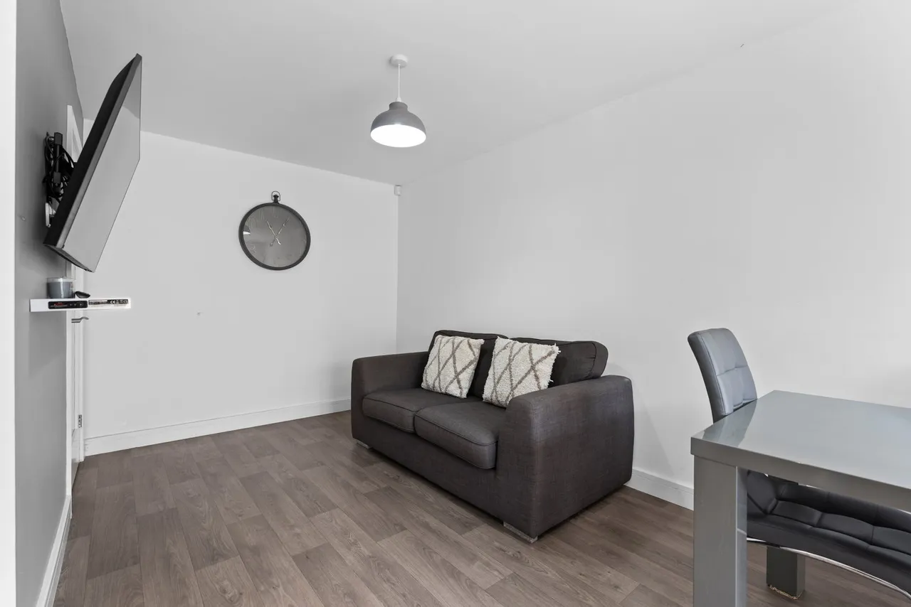 The Lower Limes, Worsbrough, S70, photo 7