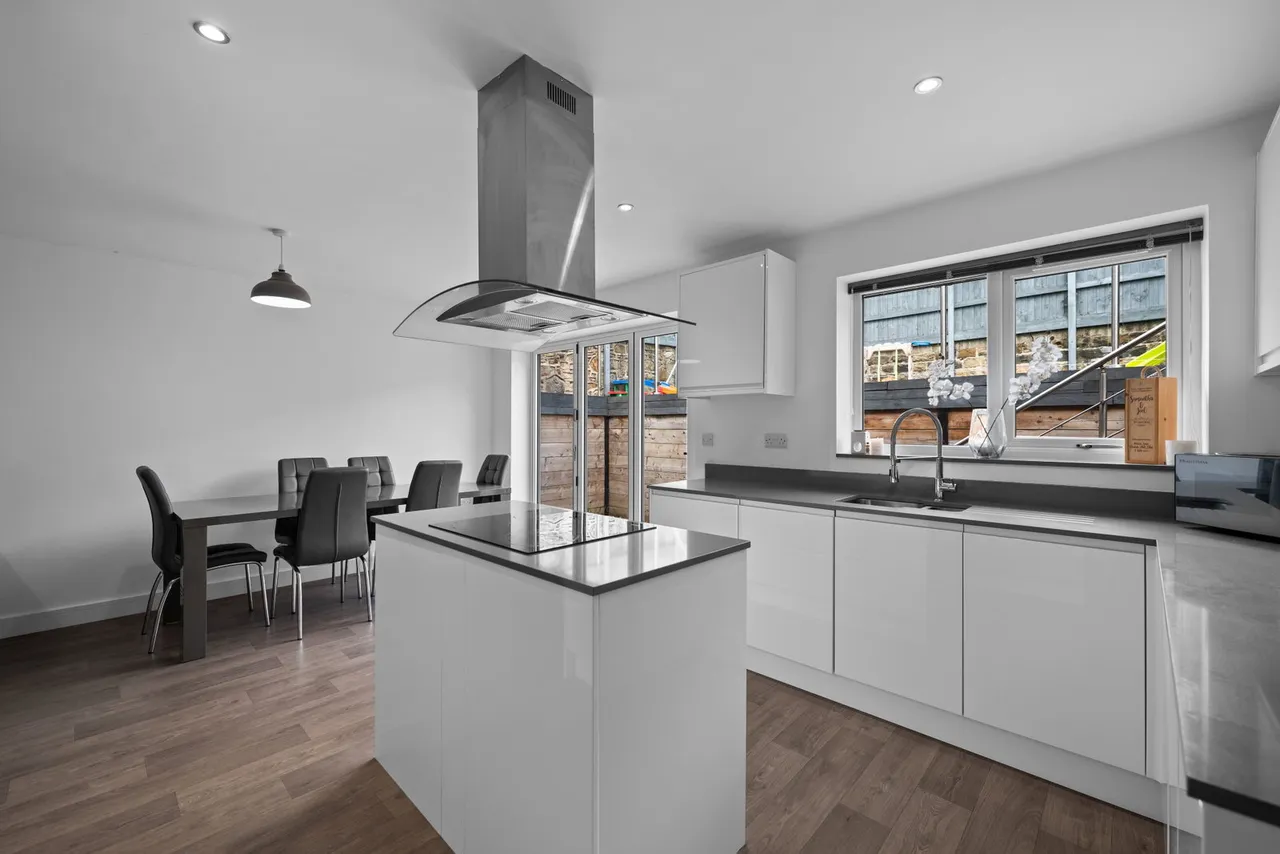 The Lower Limes, Worsbrough, S70, photo 6
