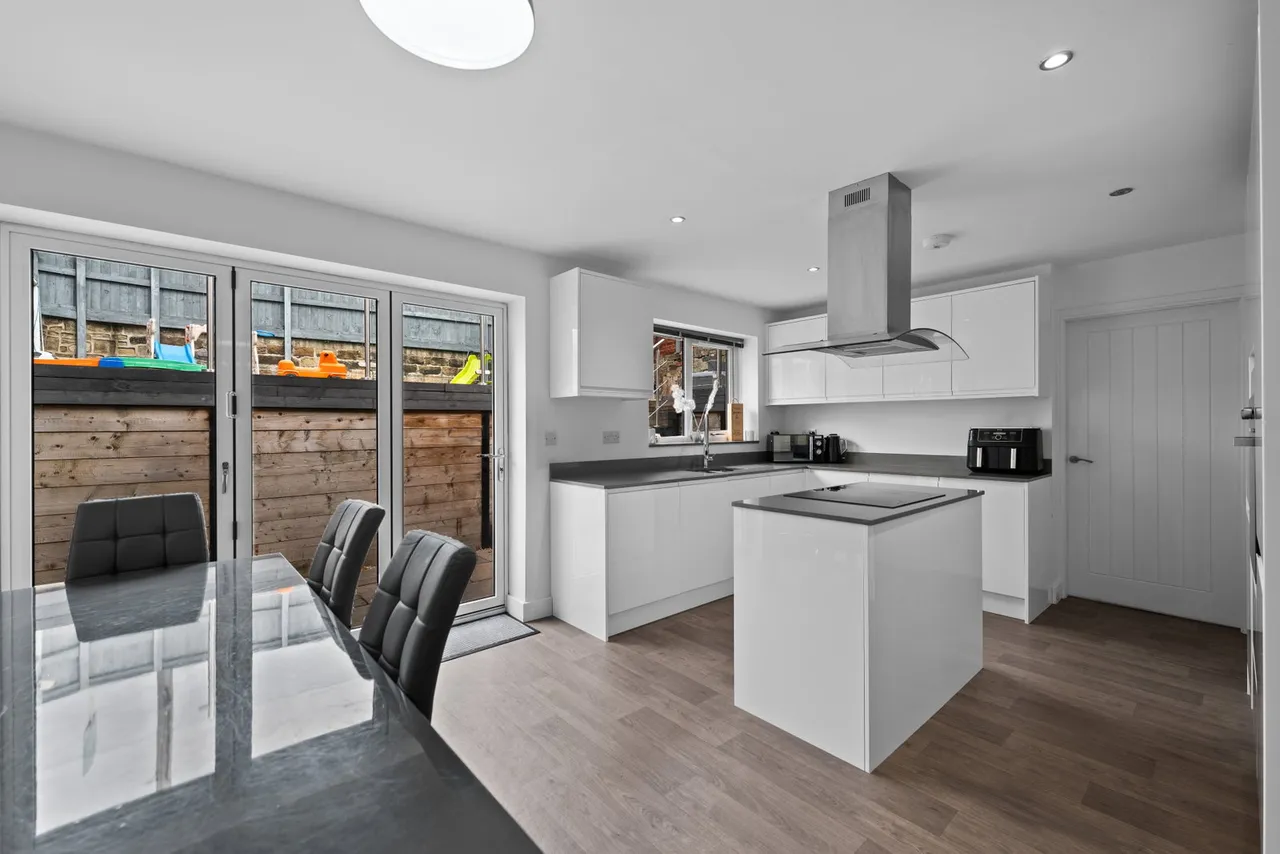 The Lower Limes, Worsbrough, S70, photo 8