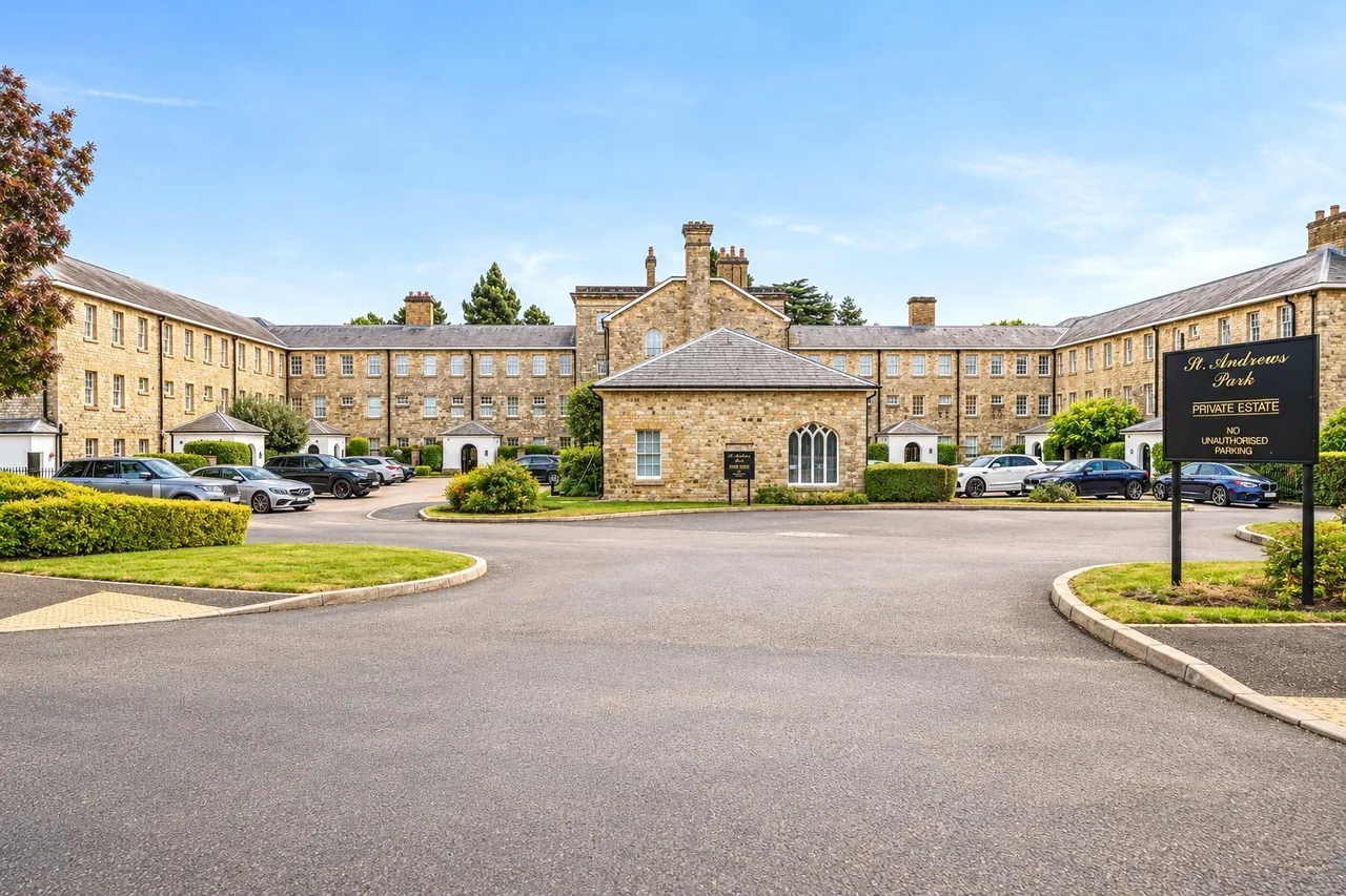 2 bed flat for sale, Tarragon Road, Maidstone, ME16