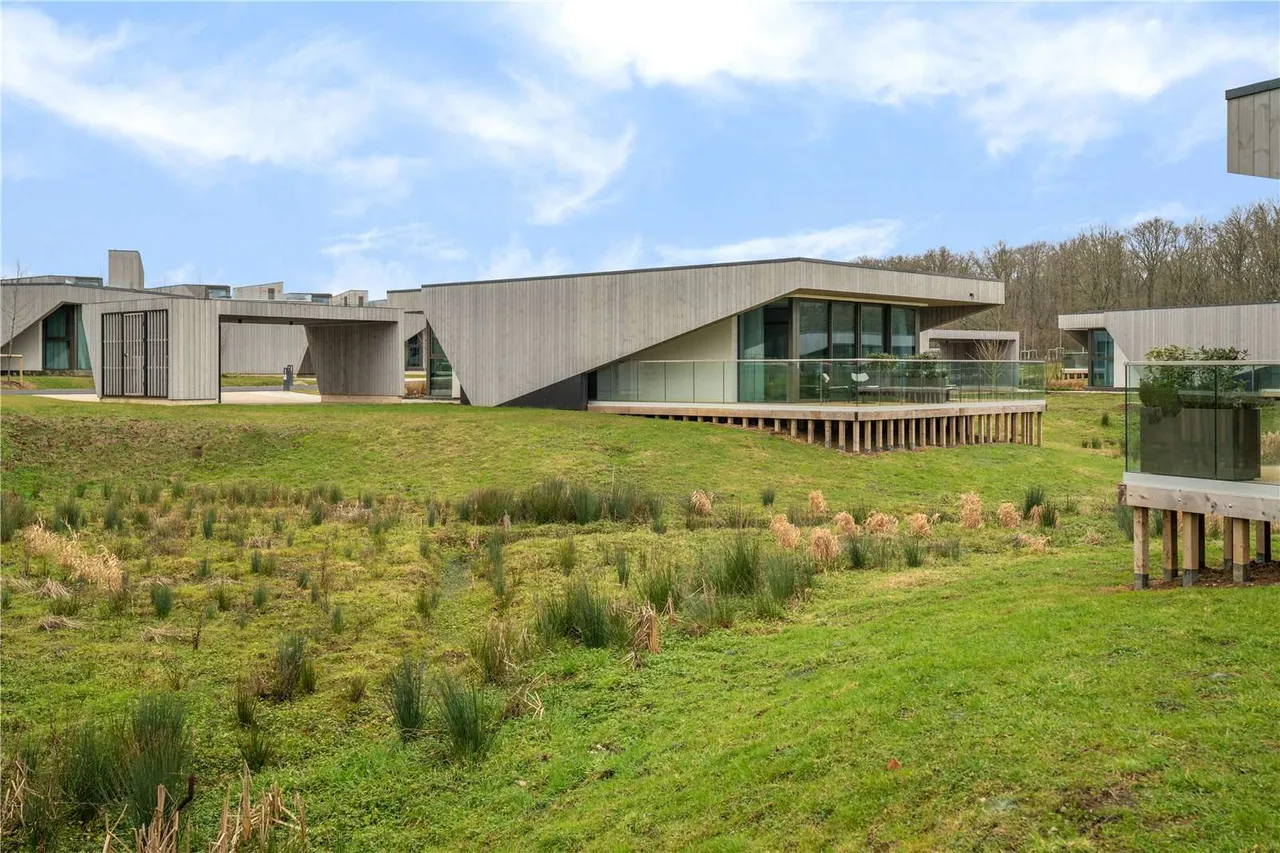 2 bed house for sale — Escapade Silverstone, Silverstone Circuit, Towcester, NN12 8TN