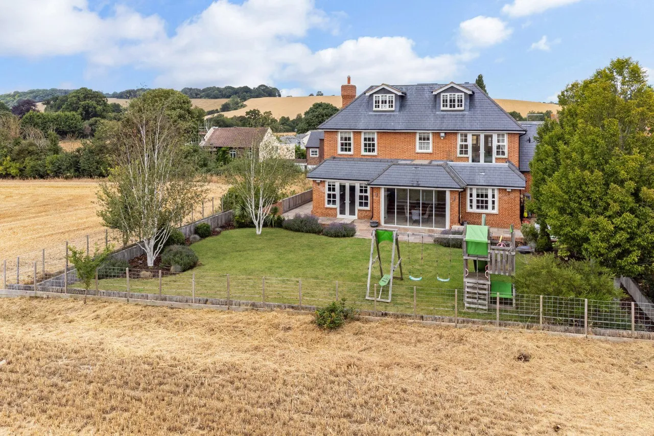 West Street, Lilley, Hertfordshire, LU2 8LH, photo 5