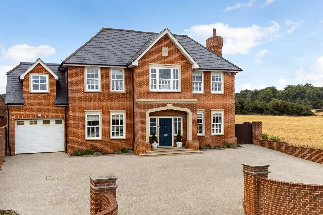 6 bed house for sale — West Street, Lilley, Hertfordshire, LU2 8LH