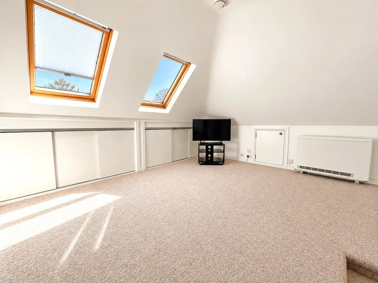 York Road, Guildford, GU1, photo 2