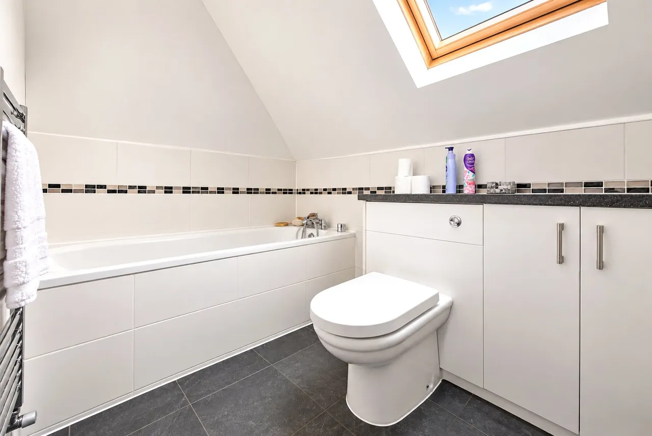 York Road, Guildford, GU1, photo 5