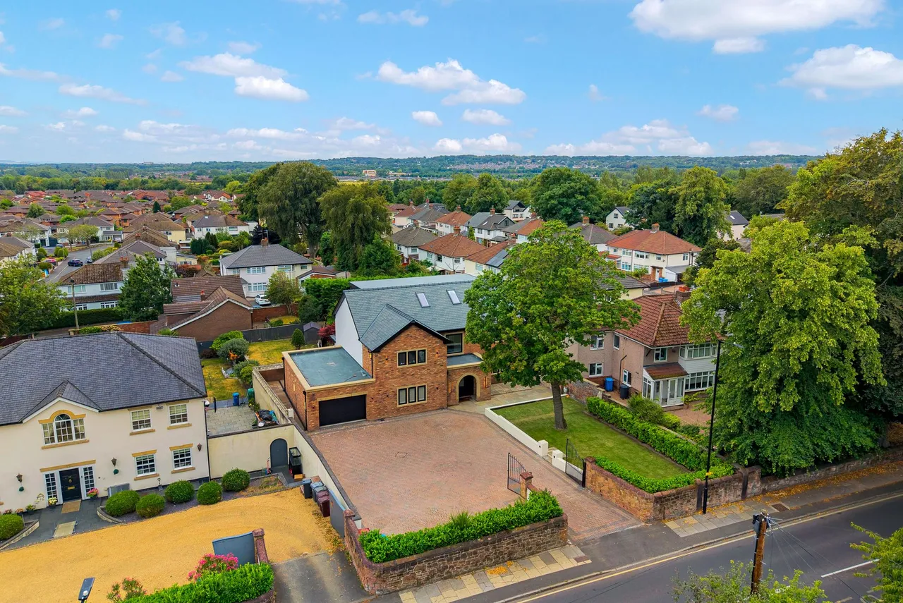 5 bed house for sale — Roby Road, Huyton, Liverpool, L36 4HA