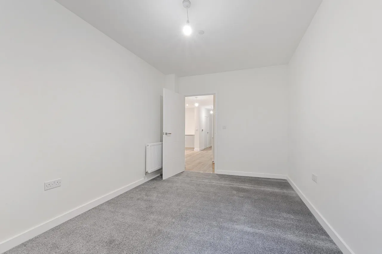 The Silverton, Royal Docks, E16, photo 6