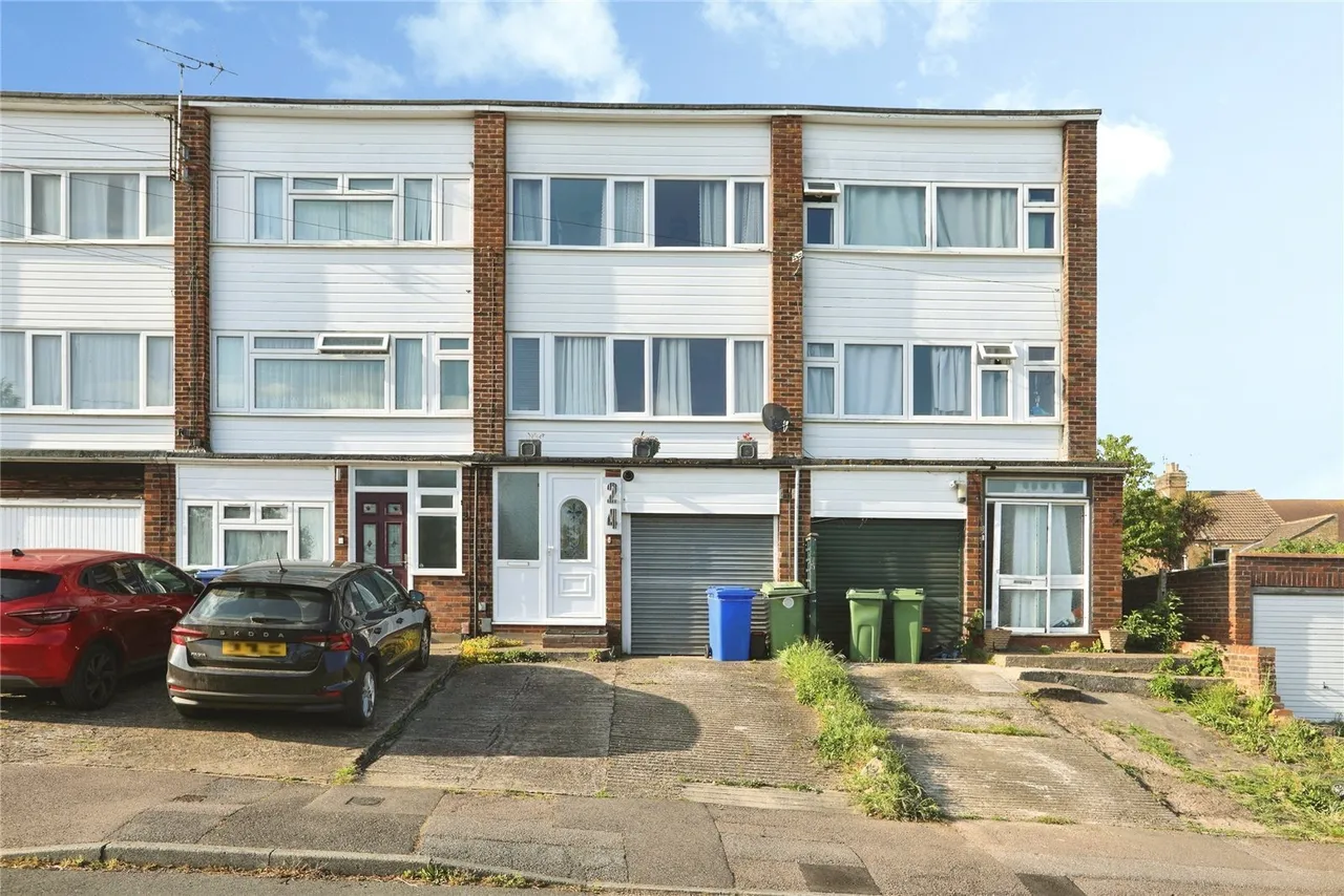 3 bed house for sale — All Saints Road, Sittingbourne, Kent, ME10