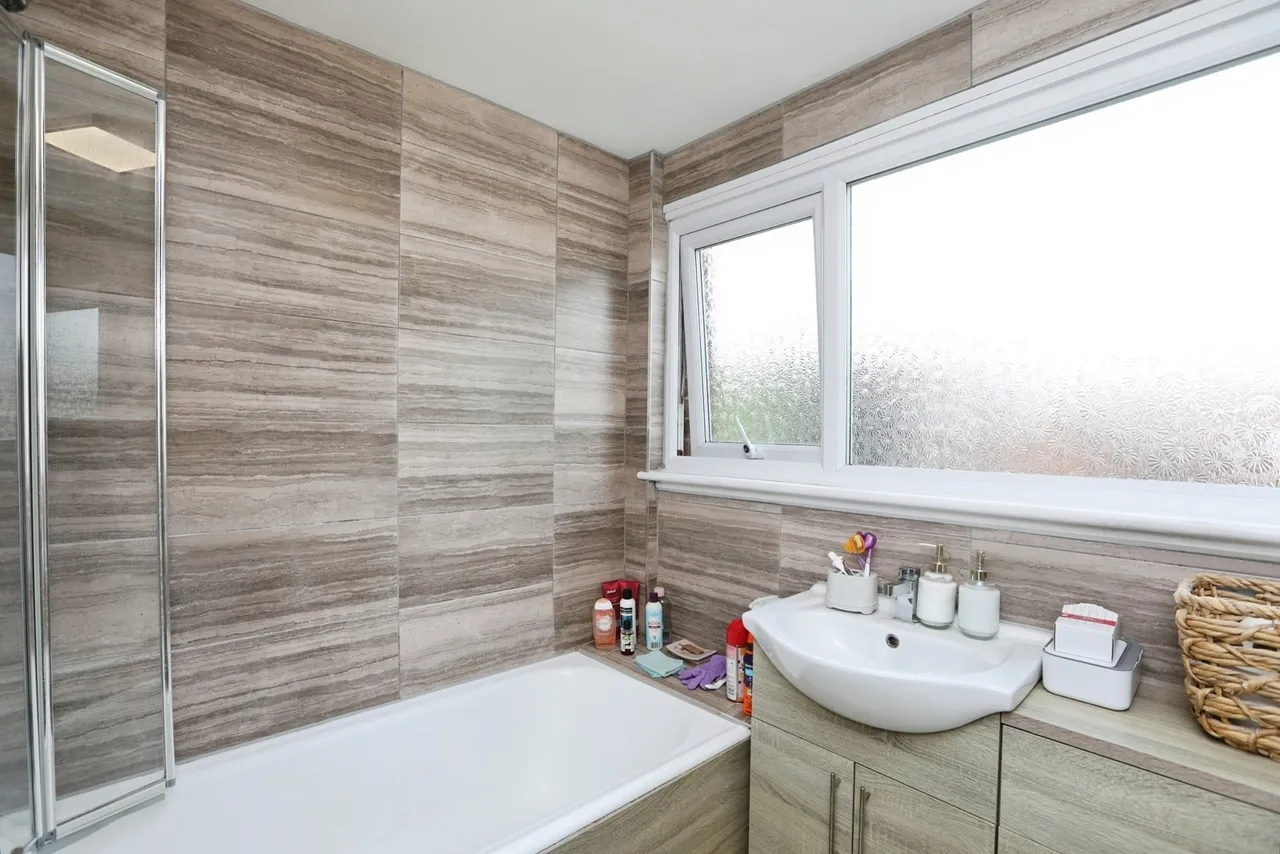 All Saints Road, Sittingbourne, Kent, ME10, photo 9