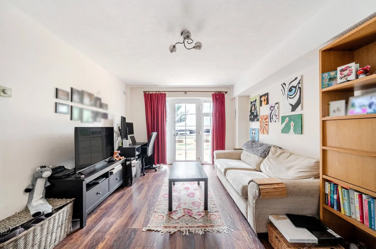 Lower Edgeborough Road, Guildford, GU1, photo 2