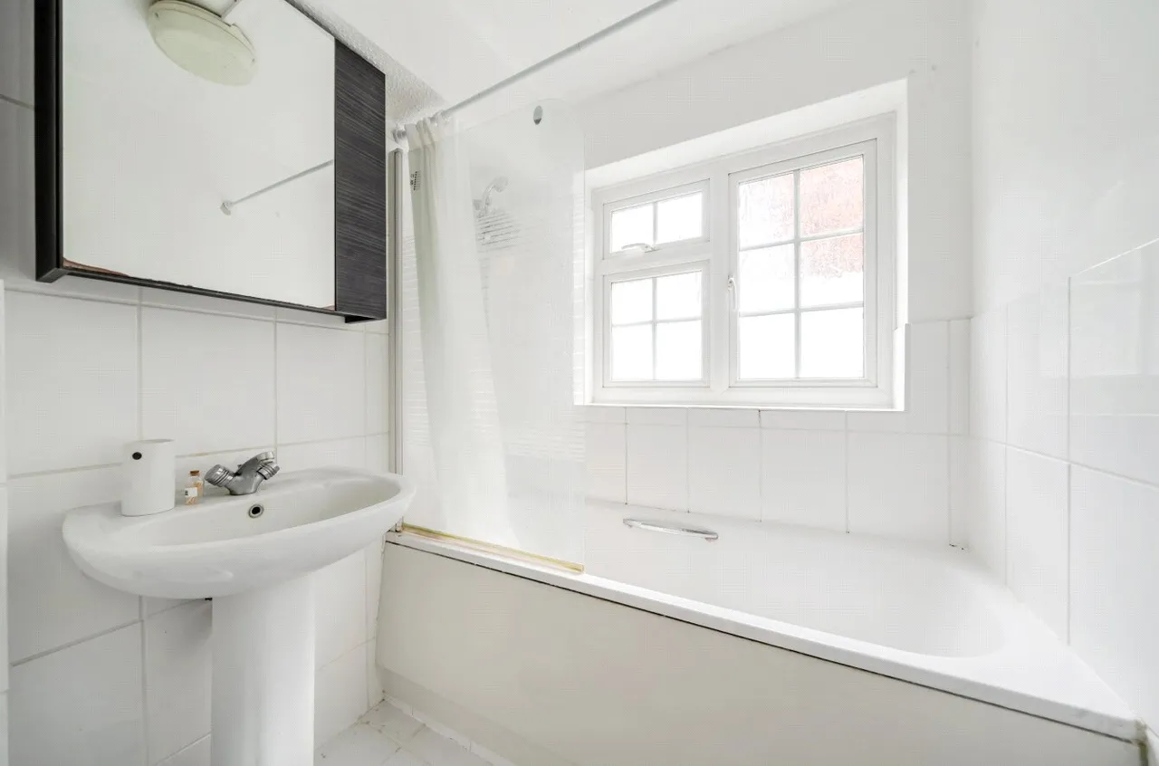 Lower Edgeborough Road, Guildford, GU1, photo 6