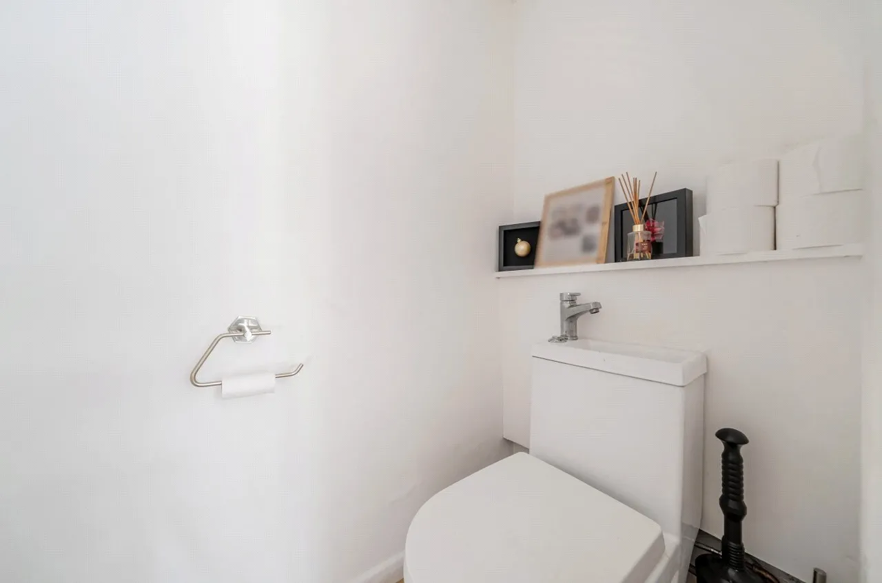 Lower Edgeborough Road, Guildford, GU1, photo 7