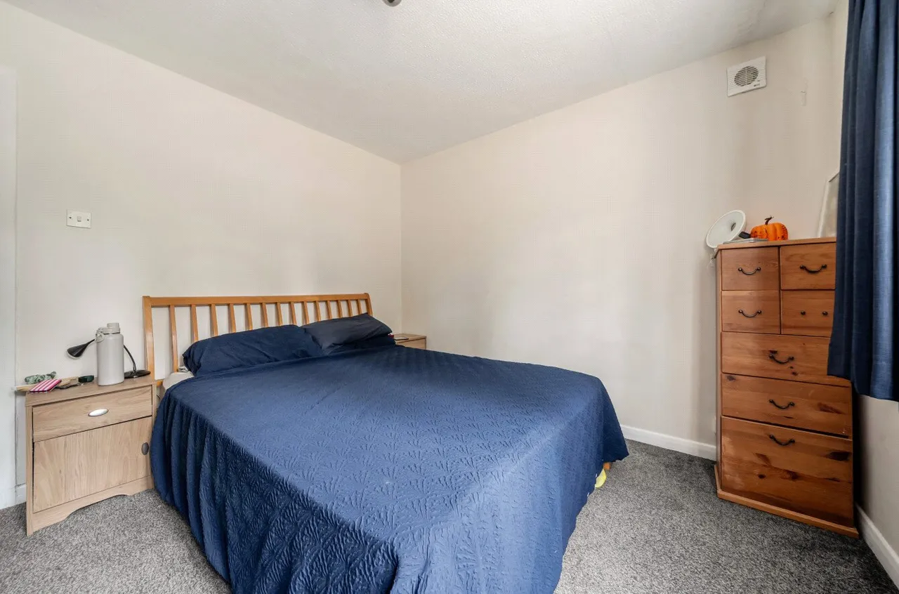 Lower Edgeborough Road, Guildford, GU1, photo 5