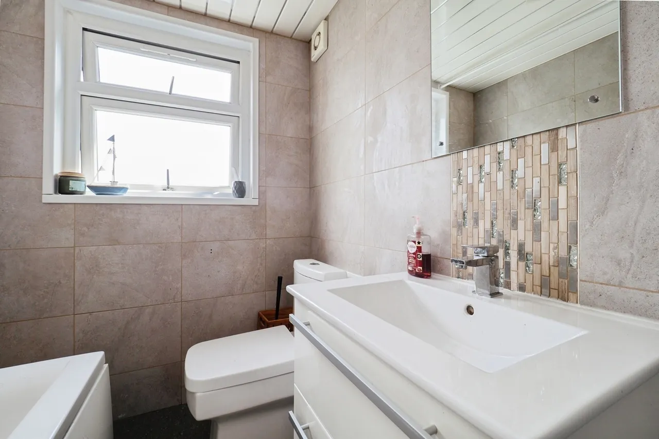 Scalford Drive, Wollaton, Nottingham, NG8, photo 12