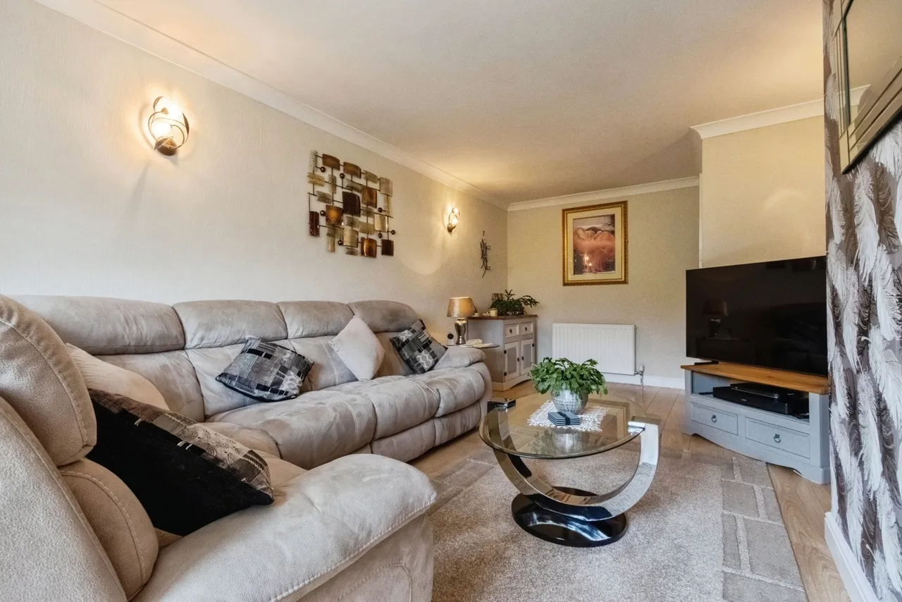 Orchard Drive, WAKEFIELD, West Yorkshire, WF4, photo 3