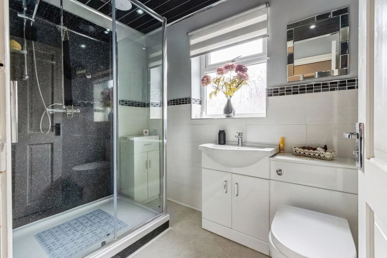 Orchard Drive, WAKEFIELD, West Yorkshire, WF4, photo 15