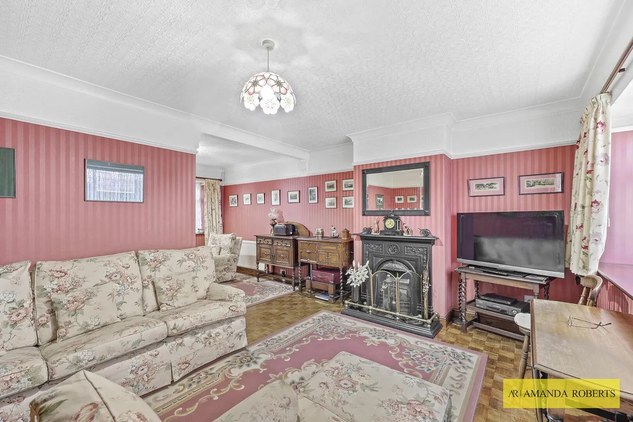 Antlers Hill, London, photo 9