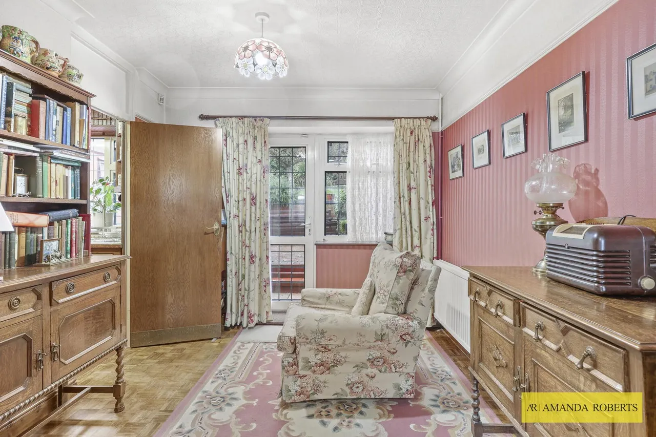 Antlers Hill, London, photo 11