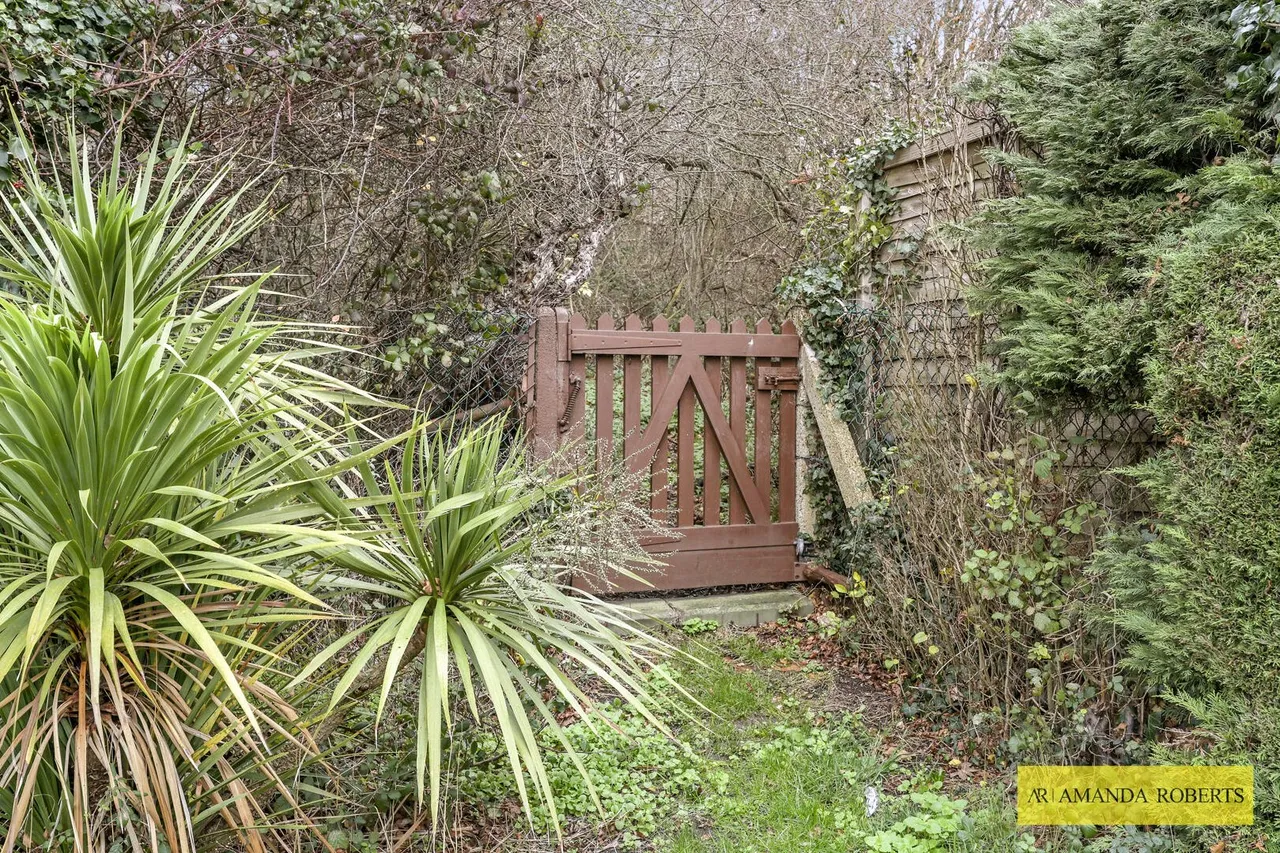 Antlers Hill, London, photo 24