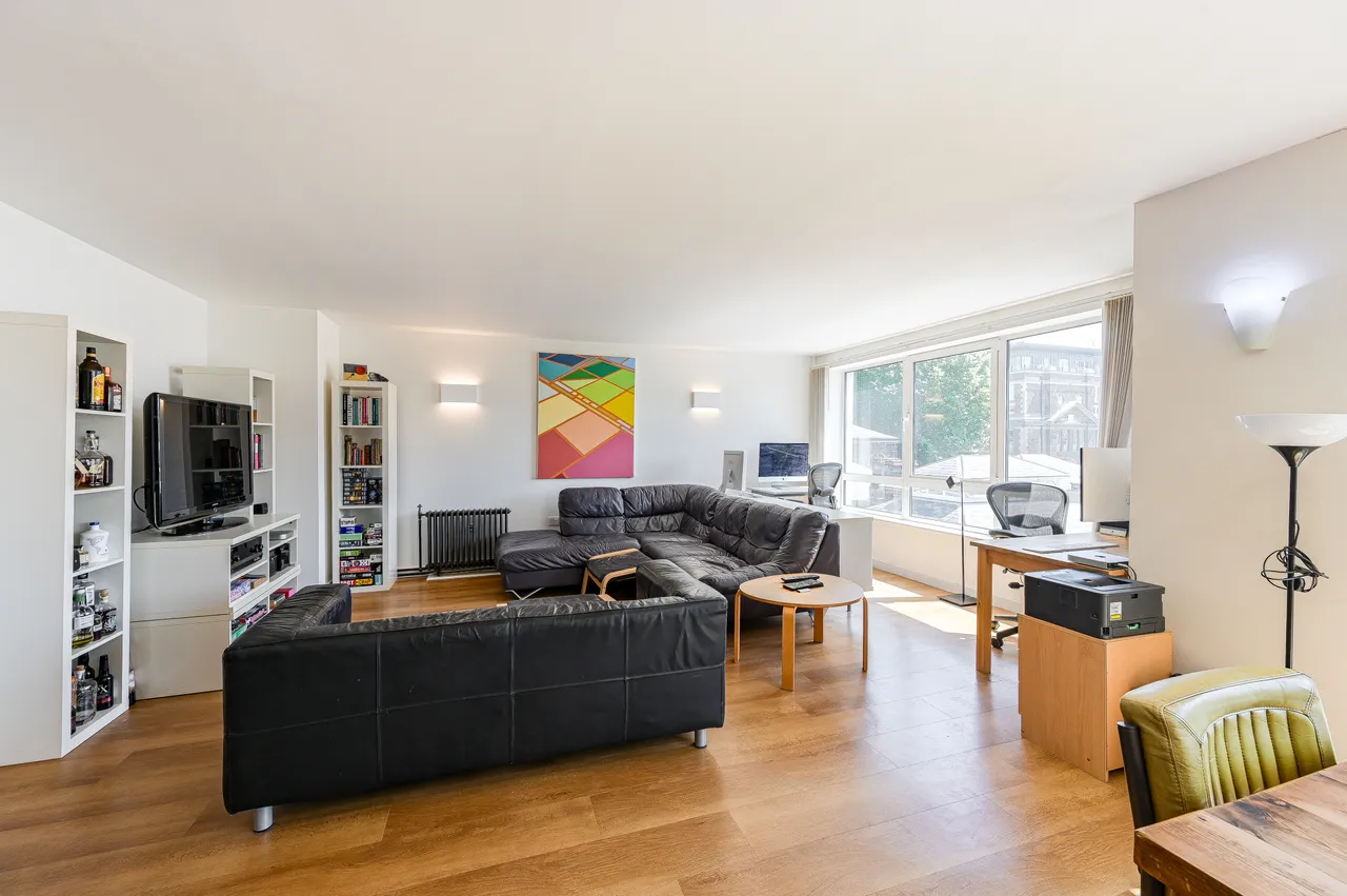 Apartment 56, Building 45, Hopton Road, London, photo 4