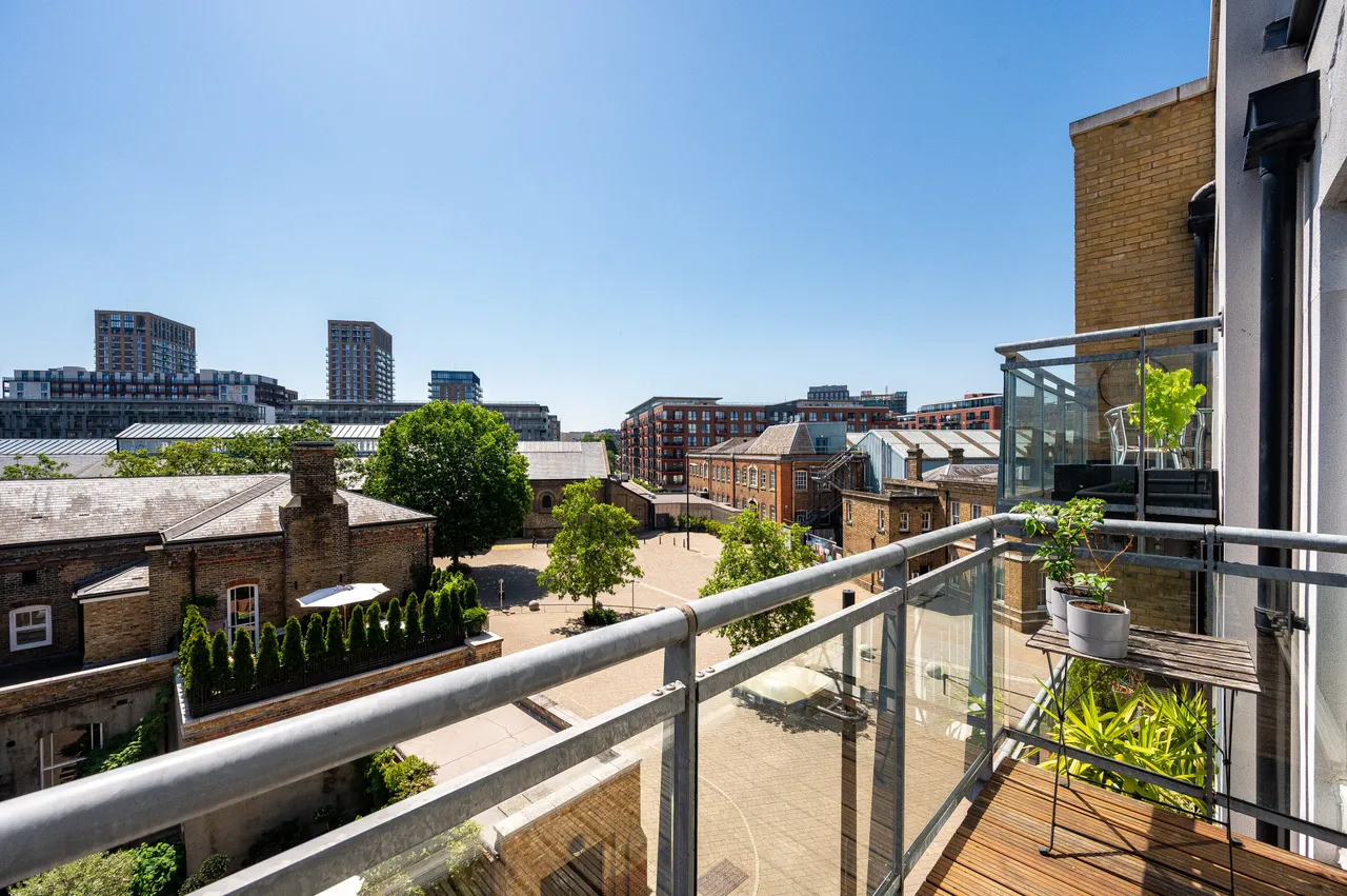 Apartment 56, Building 45, Hopton Road, London, photo 3