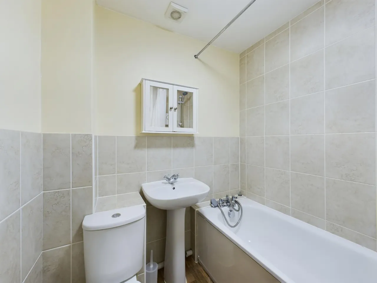 Compton Close, Hook, RG27, photo 6