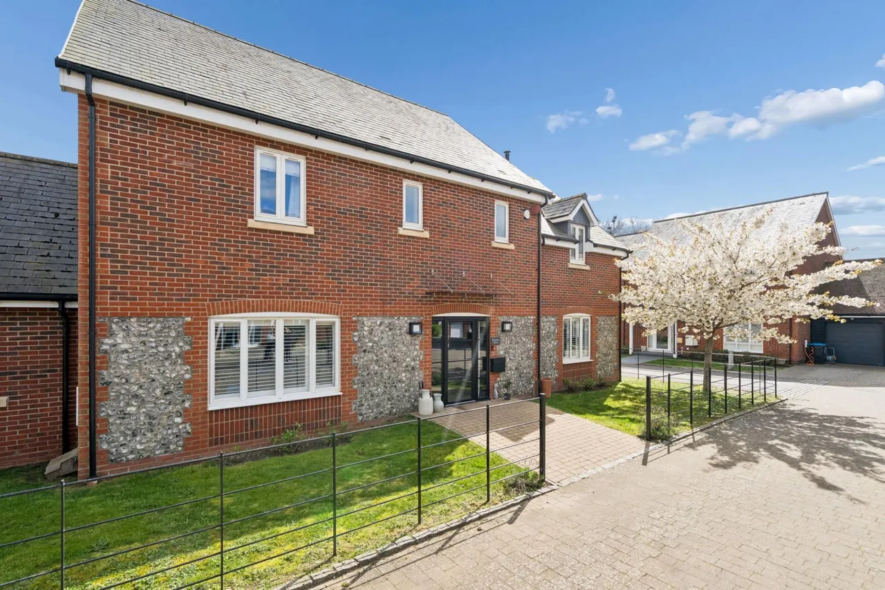 5 bed house for sale, Lendon Grove, Gubblecote, HP23