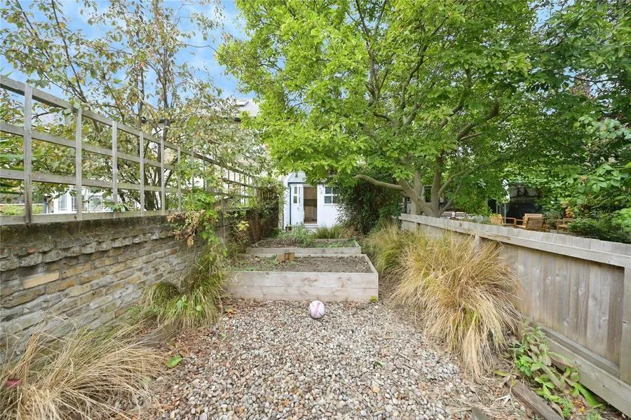 Claremont Road, London, E7, photo 25