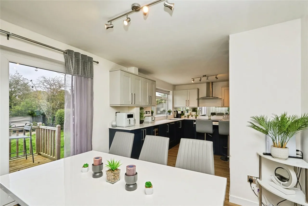 York Avenue, East Cowes, PO32, photo 7