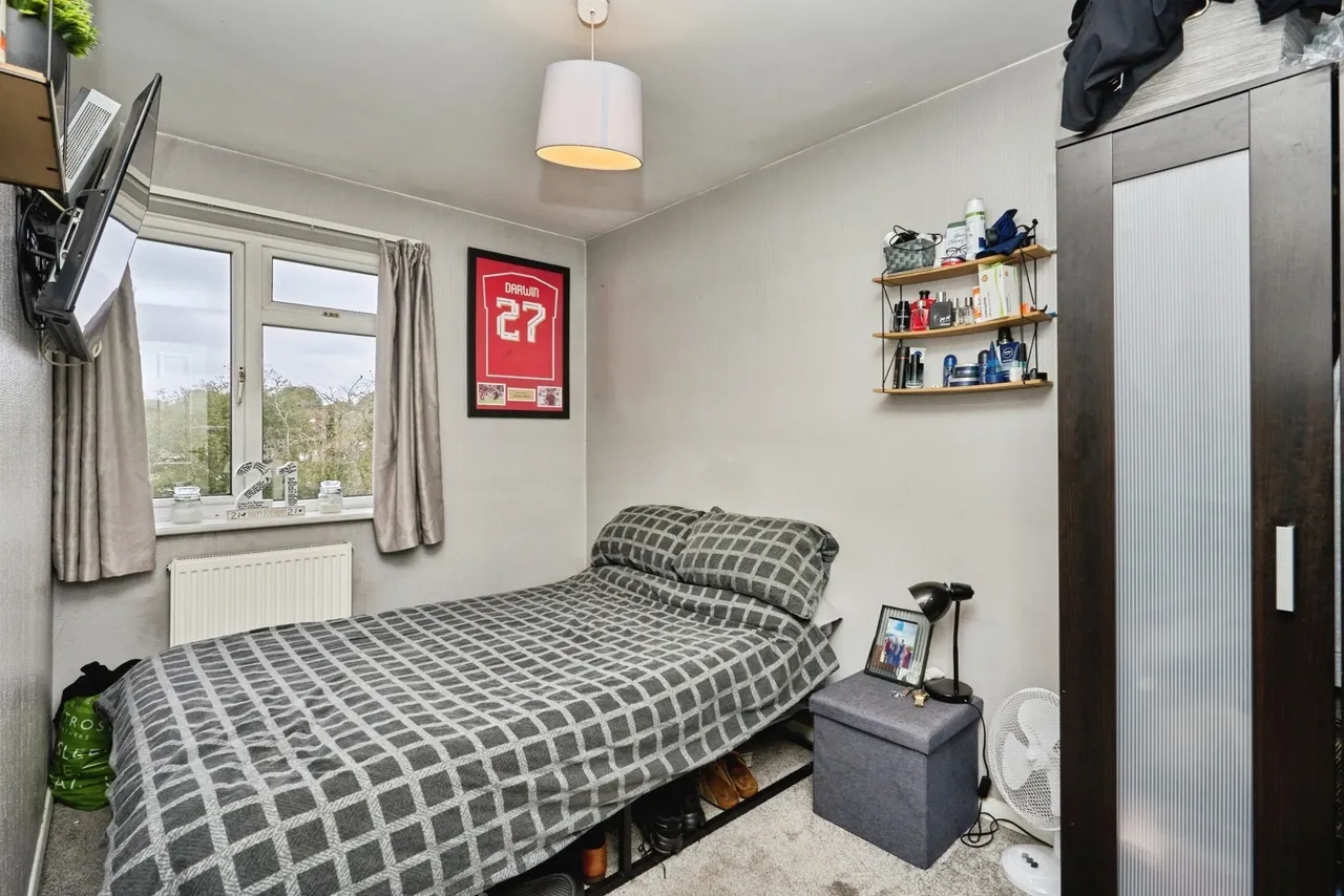 York Avenue, East Cowes, PO32, photo 18