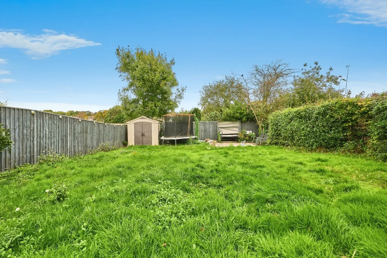 York Avenue, East Cowes, PO32, photo 15