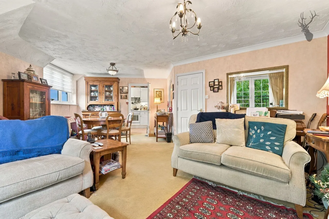 Forest Drive, Theydon Bois, CM16, photo 3