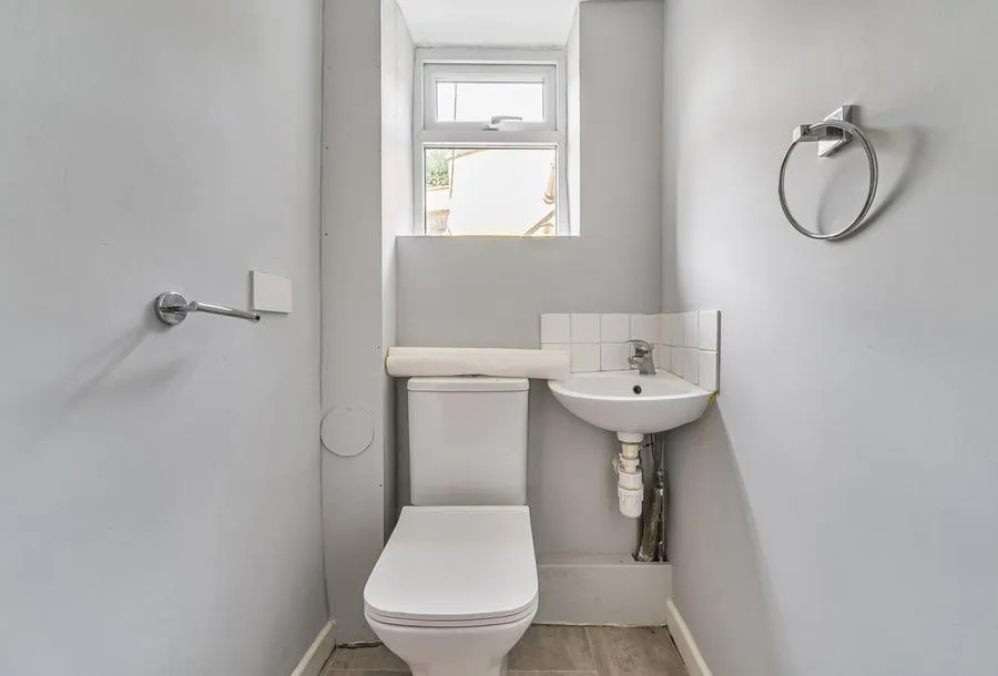 Thrupp Lane, Thrupp, GL5, photo 18