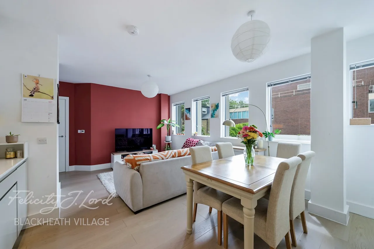 2 bed flat for sale, Osborn Terrace, London