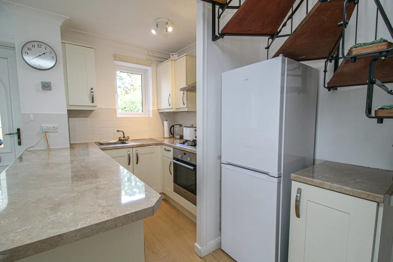 Earlsbourne, Church Crookham, GU52, photo 4