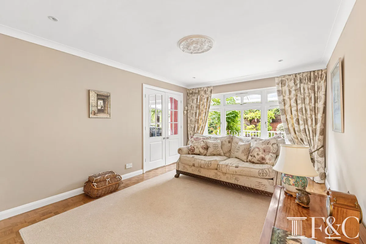 Earleswood, KT11, photo 14