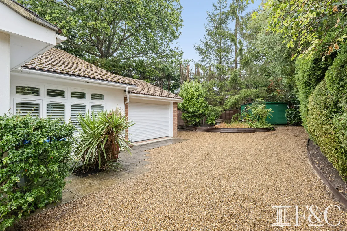 Earleswood, KT11, photo 17