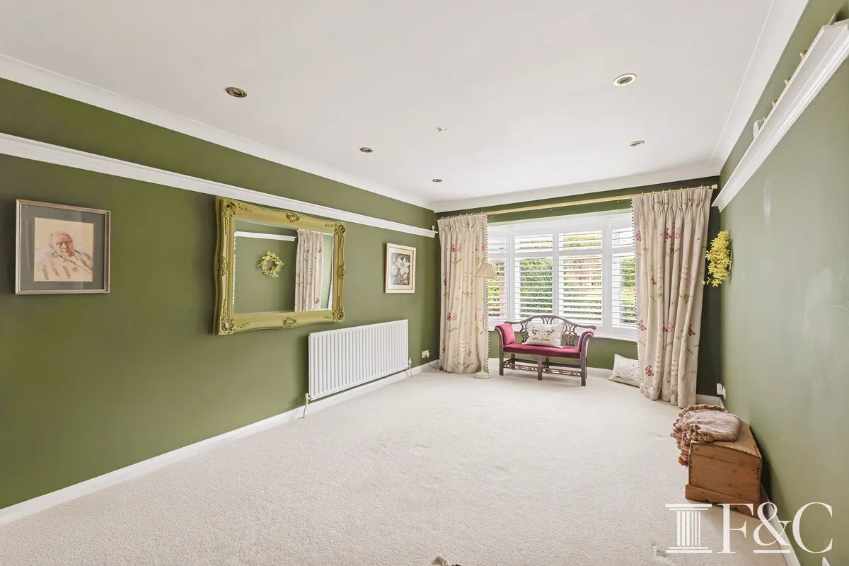 Earleswood, KT11, photo 7