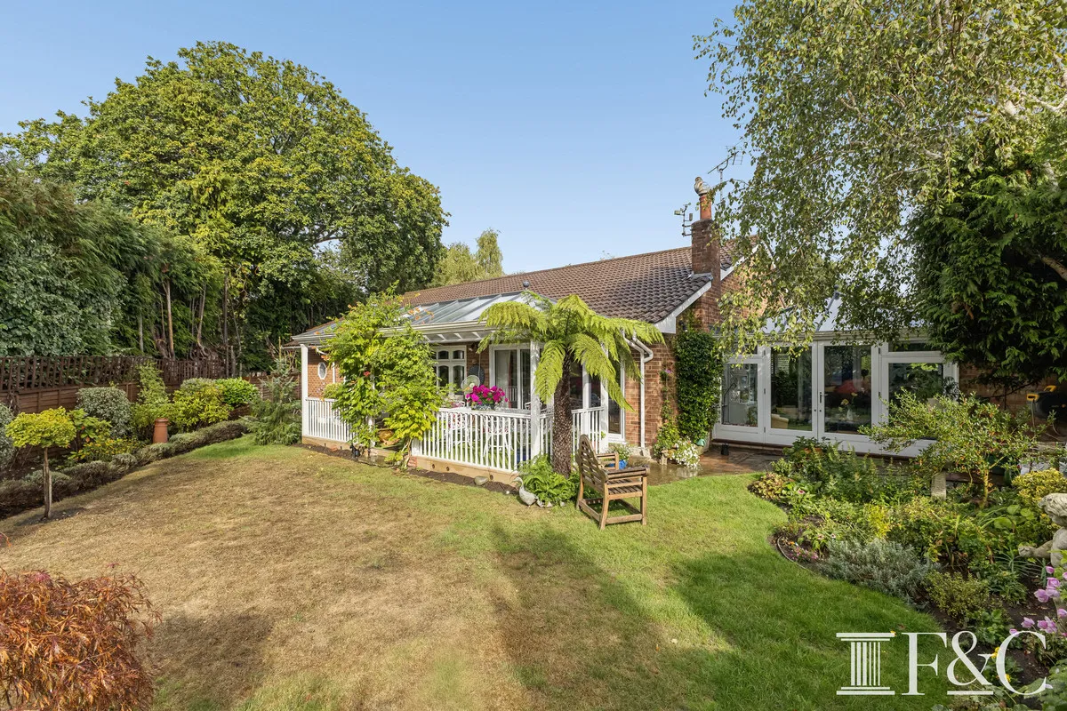 Earleswood, KT11, photo 9