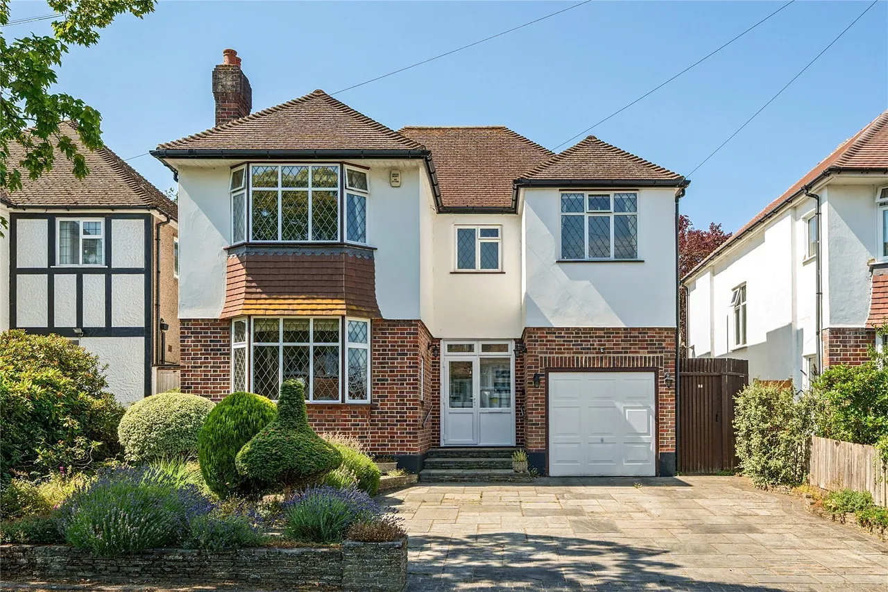4 bed house for sale — Stambourne Way, West Wickham, BR4