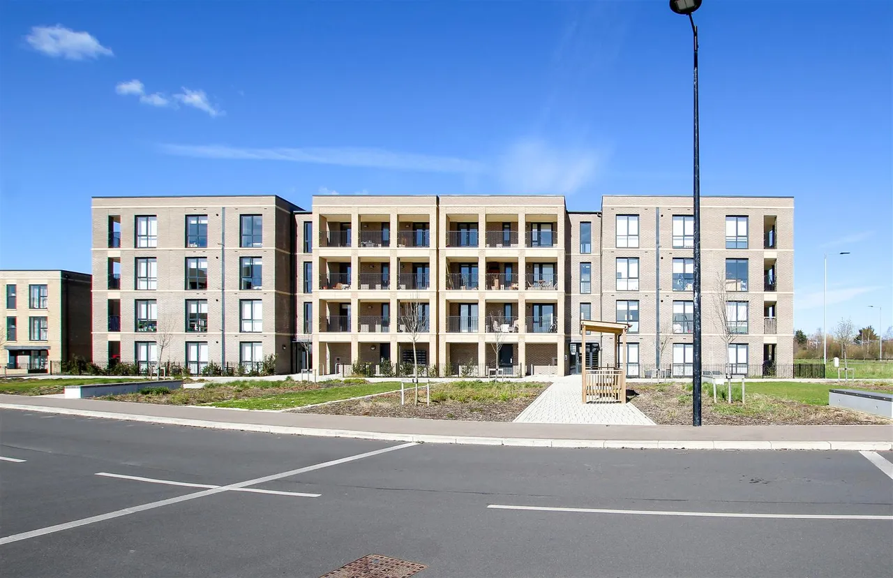 2 bed flat to rent, Osprey Drive, Trumpington, CB2