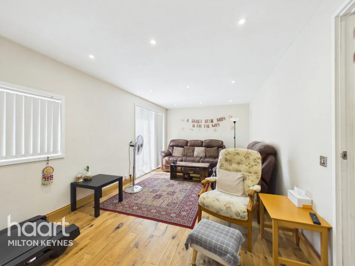 Smithergill Court, Milton Keynes, MK13, photo 3